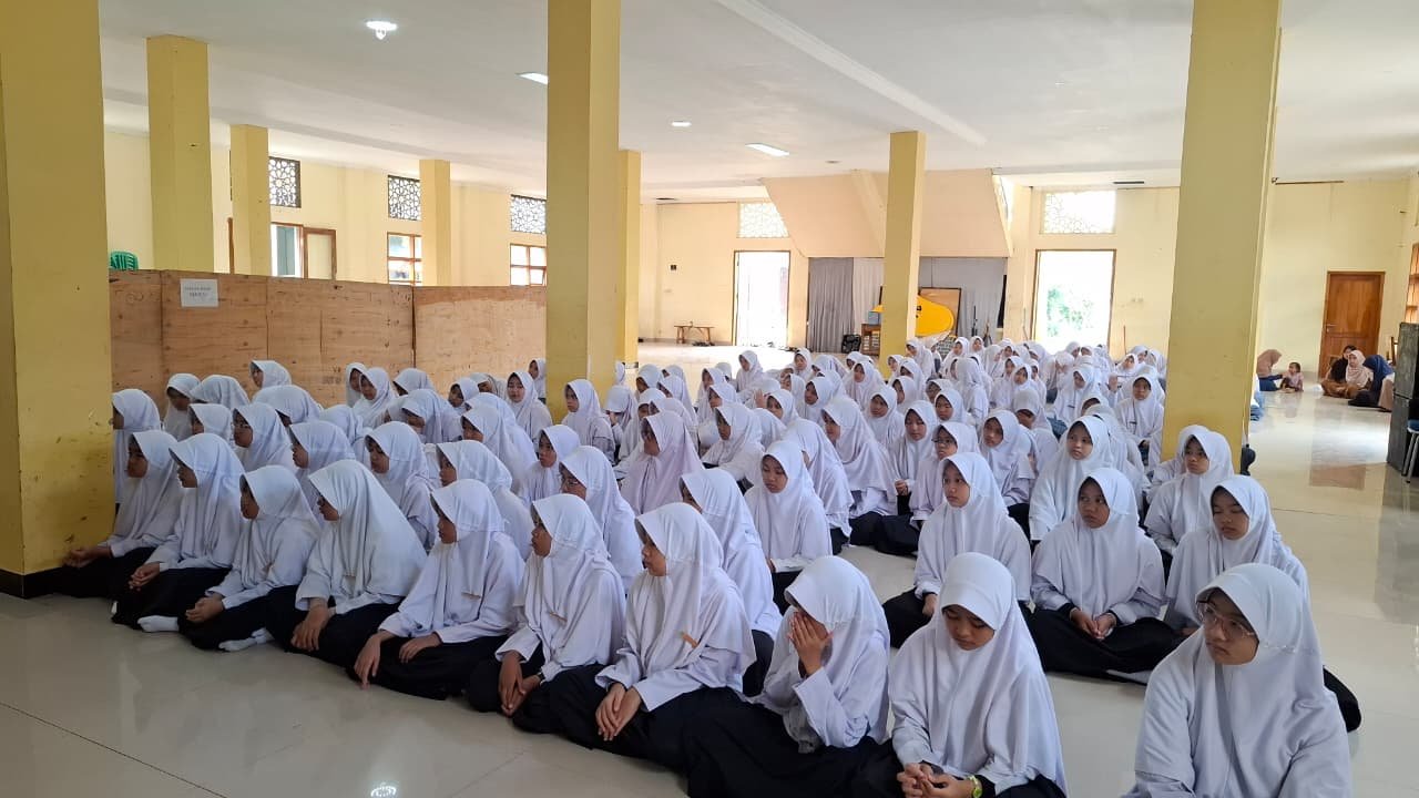 Halal Bihalal Guru Dan Santri